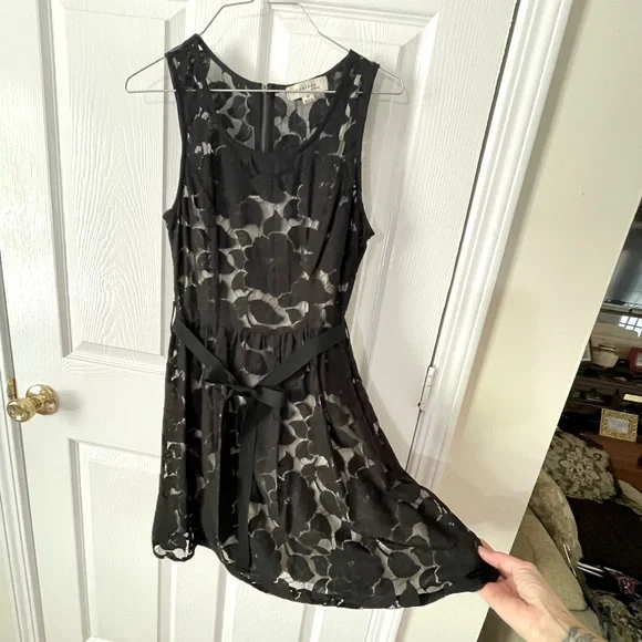 Monteau Dresses | Monteau Los Angeles Med. Dress Black Floral Lace Over Beige Muslim Slip No Sleev | Color: Black/Cream | Size: Mj | Pm-09291670's